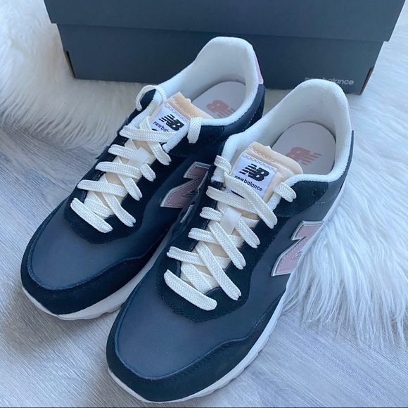 NWT New Balance 527 Women’s Shoes - Picture 2 of 9